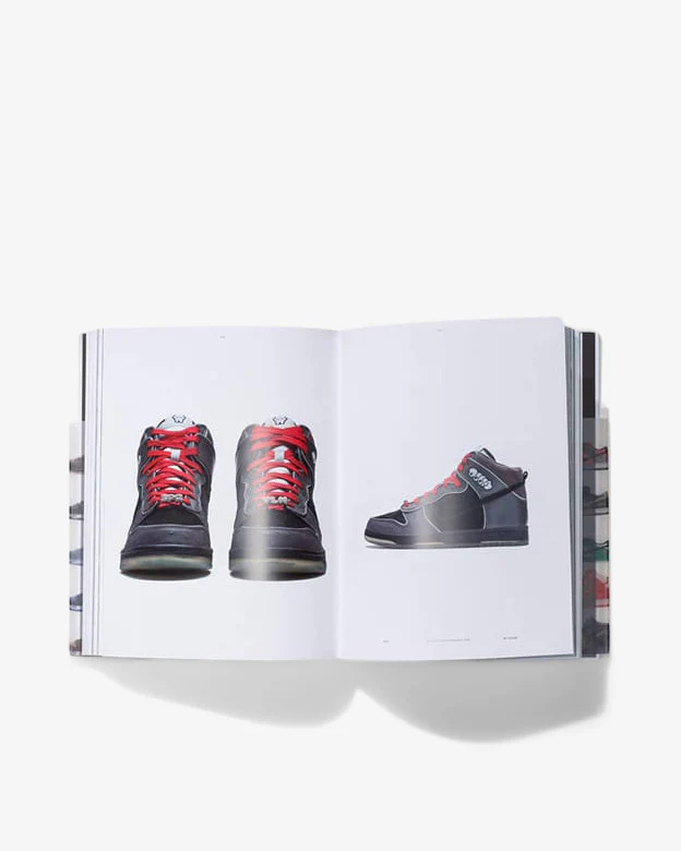 NIKE SB - THE DUNK BOOK - Image 3